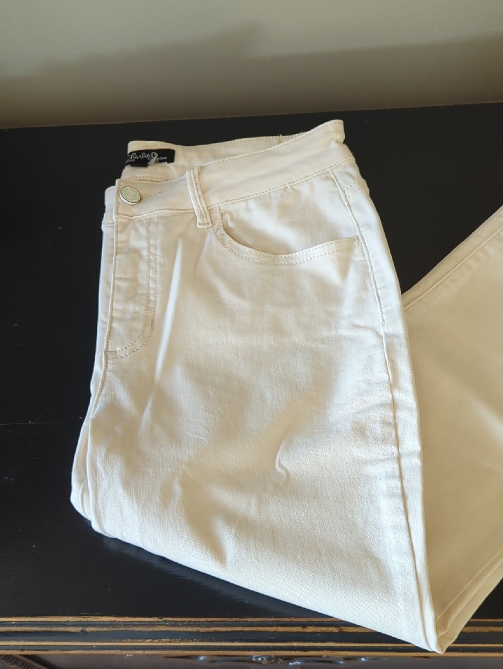 CHARLIE B Ivory Jeans With Frayed Edge. Size 8